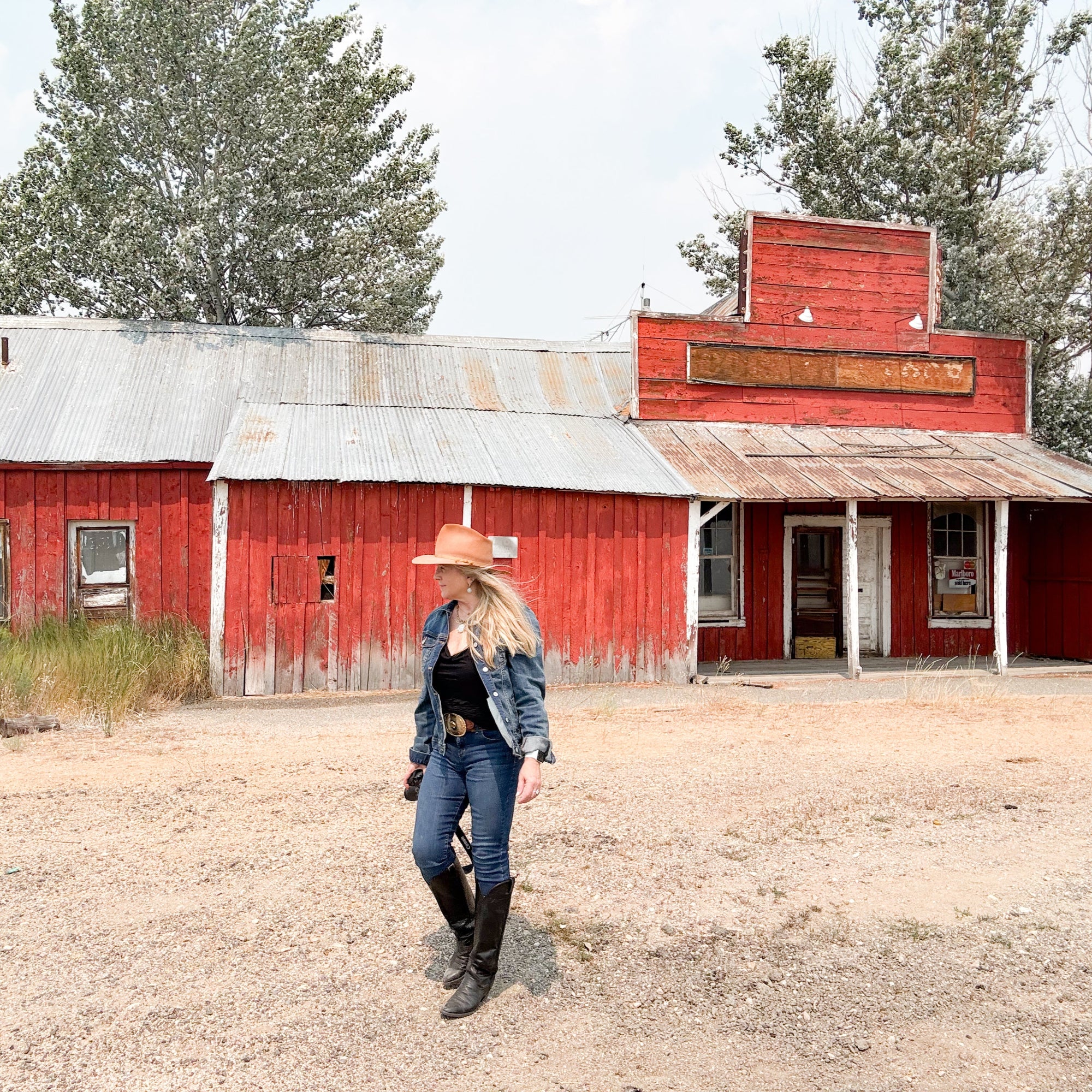 Jules Frazier-Coral Store-Photographer
