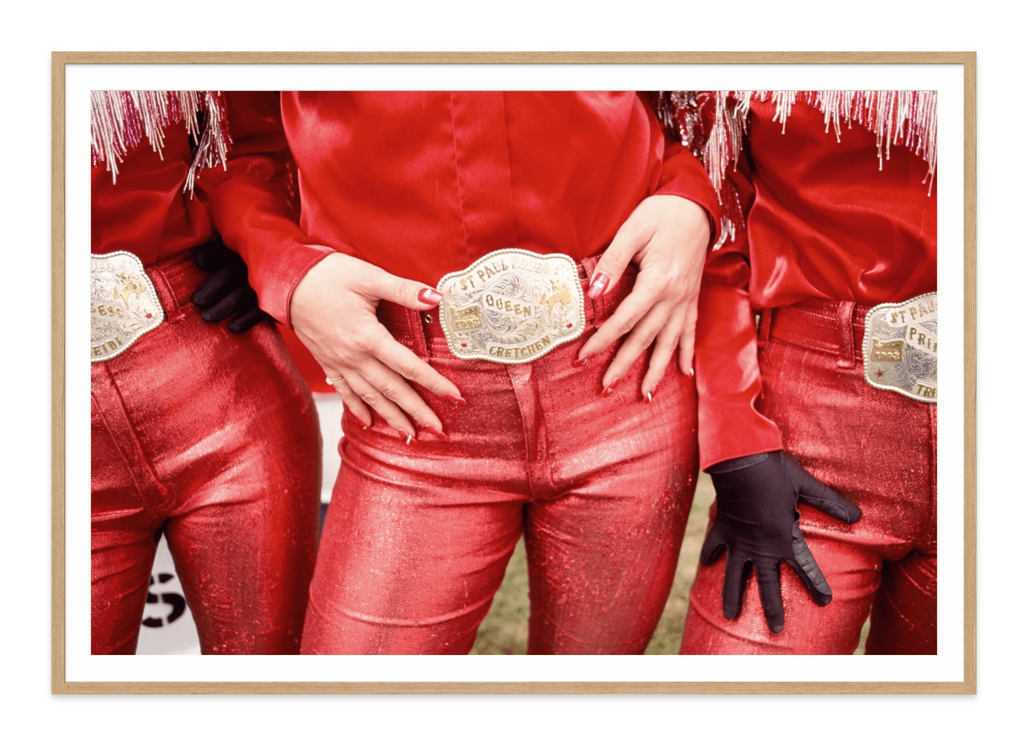 natural frame of rodeo queens in red